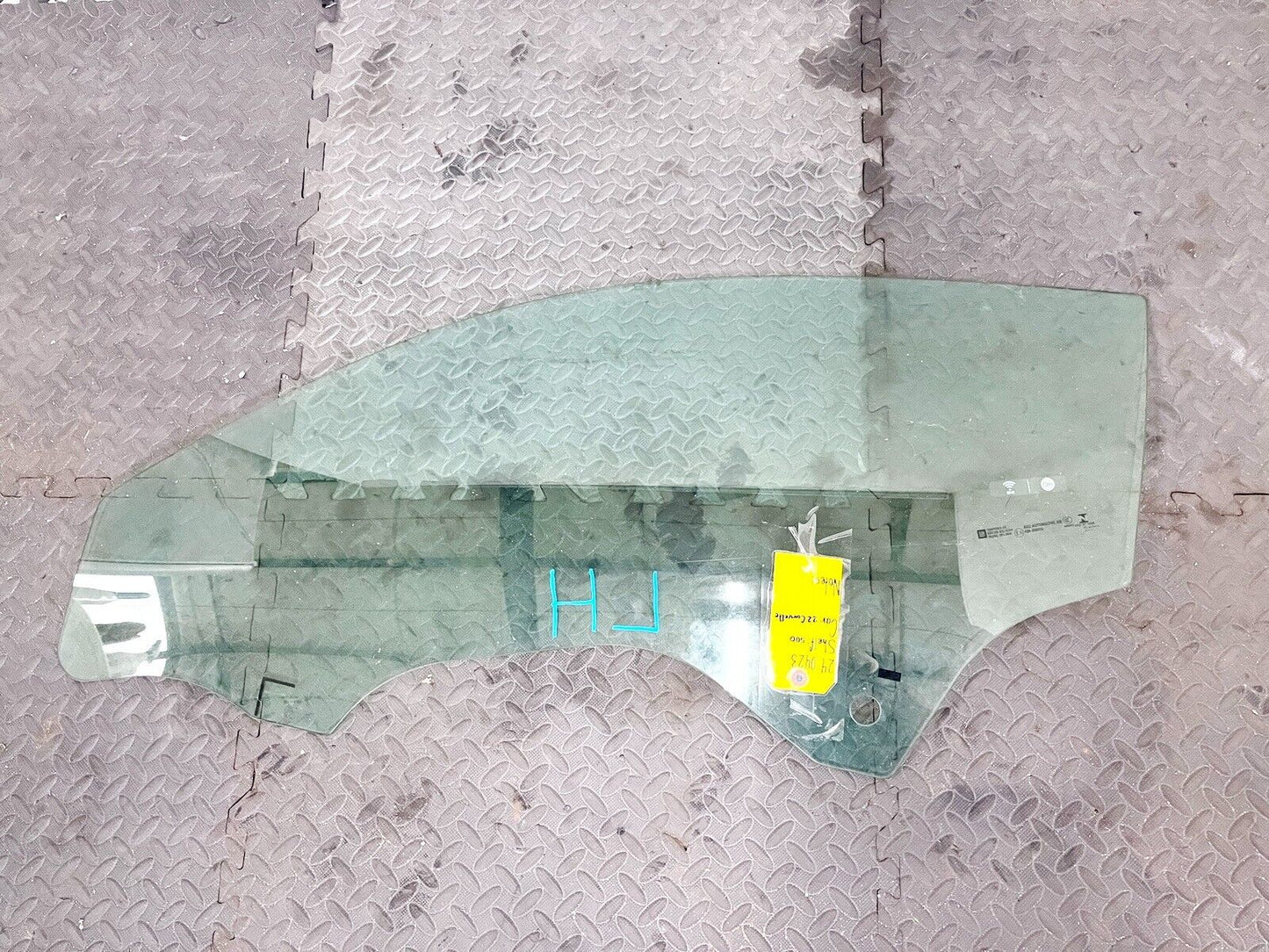 20-24 CHEVROLET CORVETTE FRONT LEFT LH DRIVER SIDE GLASS WINDOW PANEL OEM