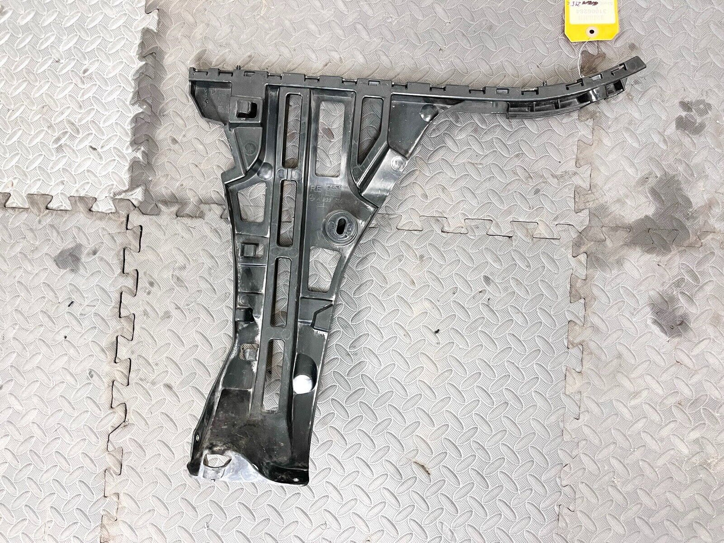 14-17 MERCEDES S MAYBACH W222 REAR RIGHT SIDE BUMPER MOUNT SUPPORT BRACKET OEM