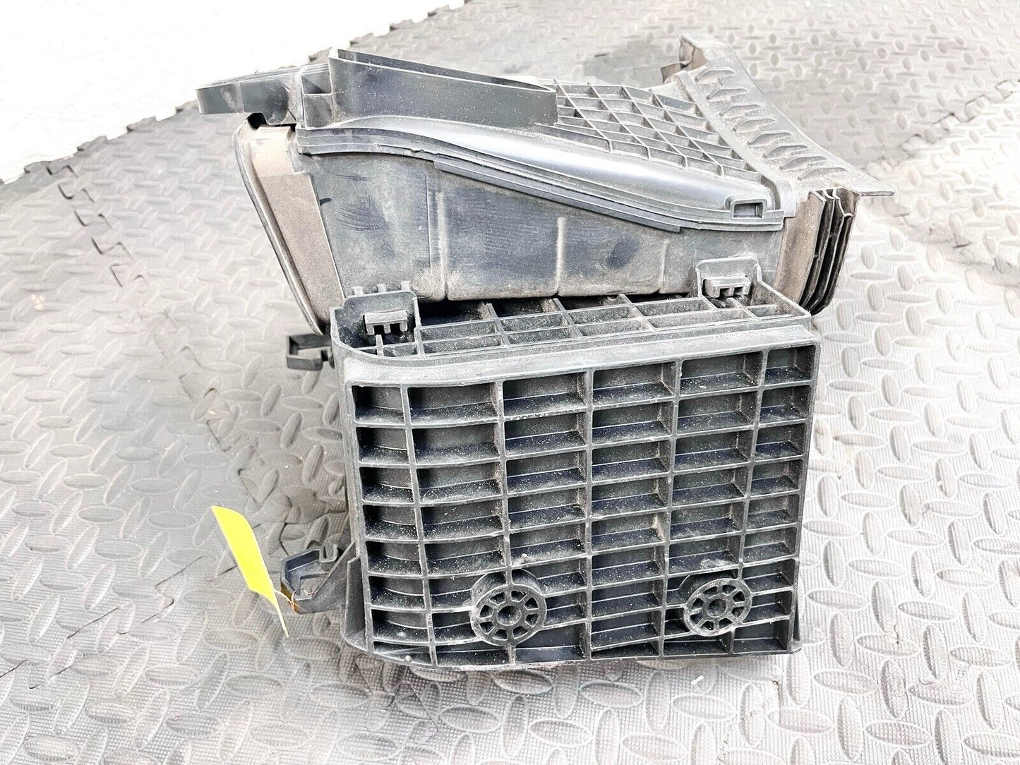 17-19 FORD F250 F350 6.7L DIESEL DUAL BATTERY TRAY W/AIR DUCT POWERSTROKE OEM