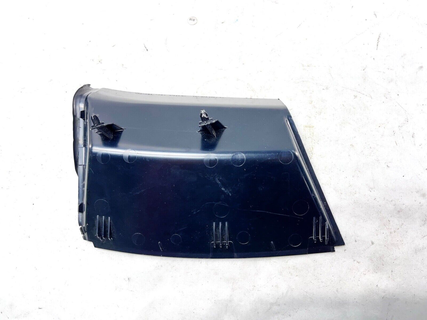 17-20 BENTLEY BENTAYGA RIGHT RH PASSENGER SIDE BULB HOUSING COVER PANEL TRIM OEM