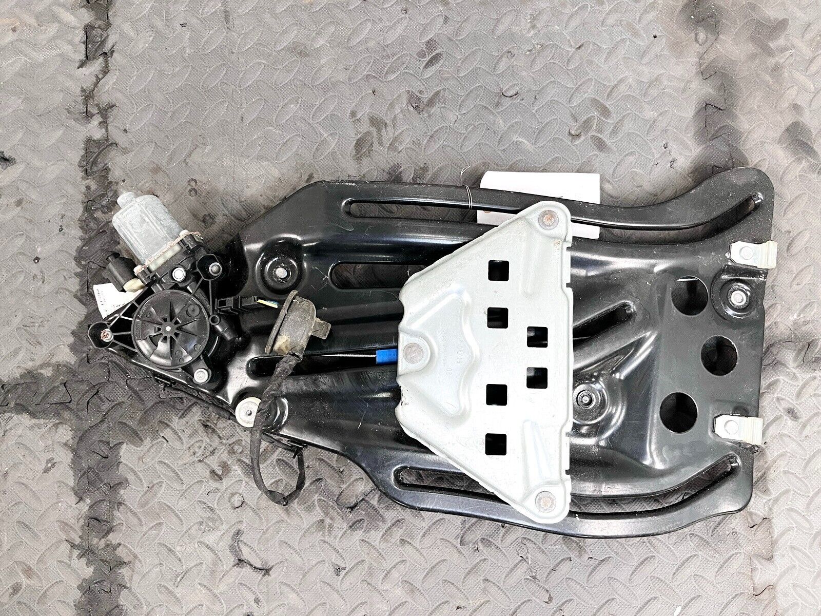 10-20 BENTLEY CONTINENTAL GT REAR LEFT LH DRIVER SIDE WINDOW REGULATOR MOTOR OEM