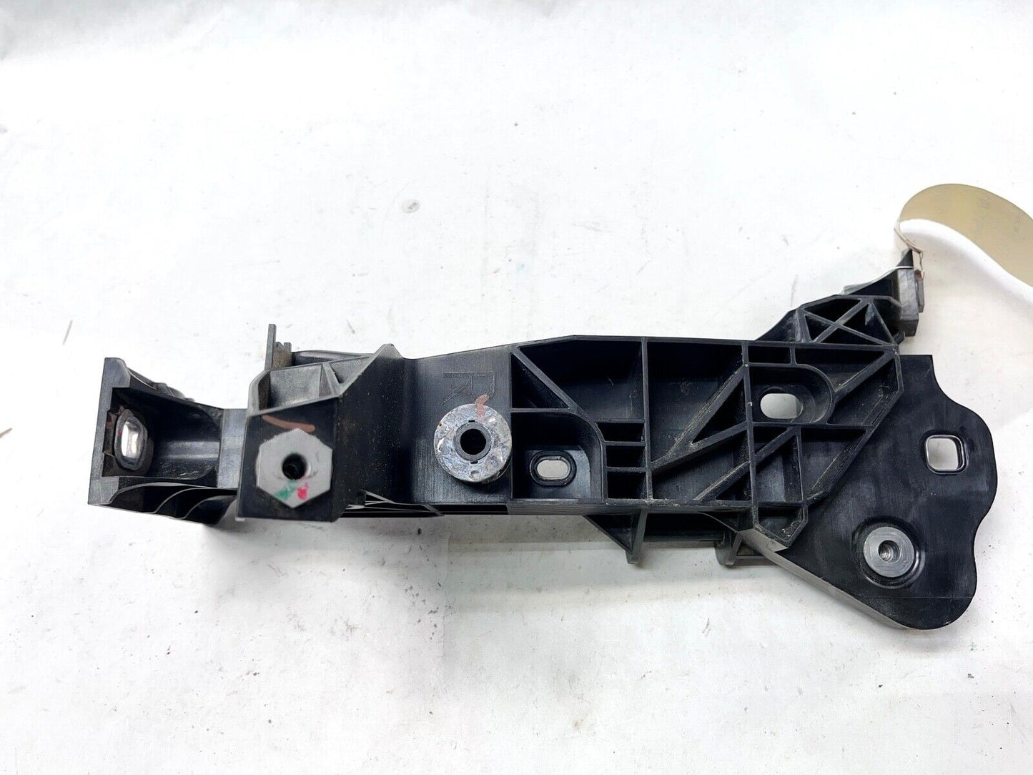 17-20 BENTLEY BENTAYGA RIGHT PASS RH SIDE HEADLIGHT SUPPORT FRAME BRACKET OEM