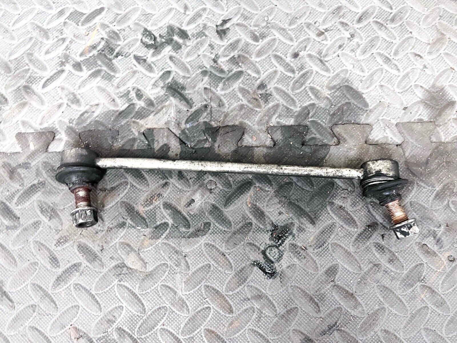 13-18 LEXUS ES350 ES FRONT RIGHT OR LEFT SIDE SUSPENSION STABILIZER LINK OEM