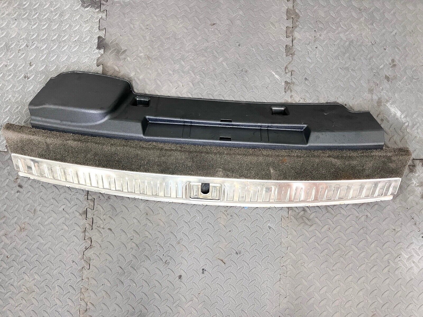 17-22 BENTLEY BENTAYGA AUDI Q7 REAR TRUNK SILL SCUFF PLATE COVER PANEL TRIM OEM