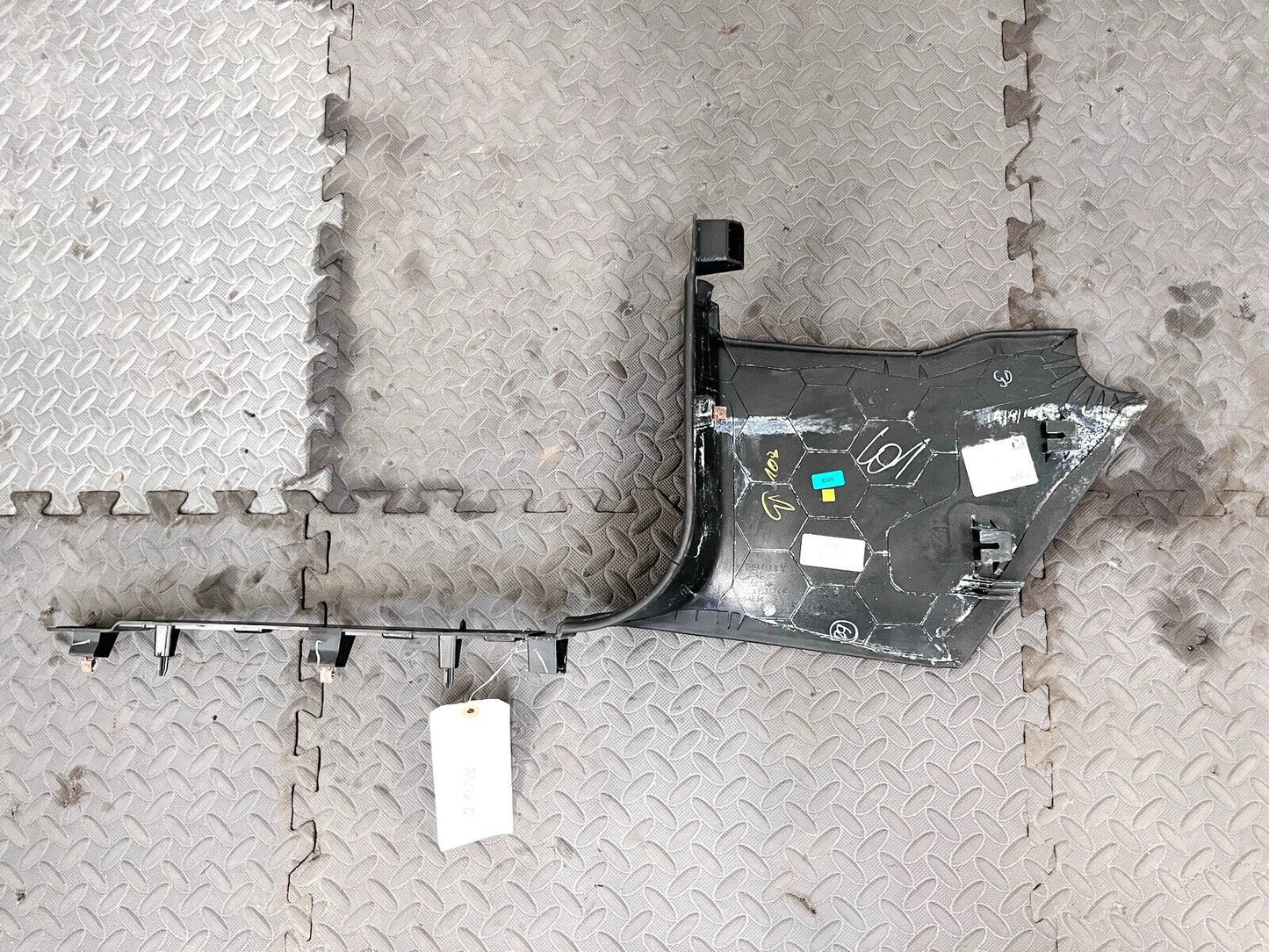 17-24 BENTLEY CONTINENTAL FRONT RIGHT A PILLAR LOWER TRIM COVER PANEL OEM