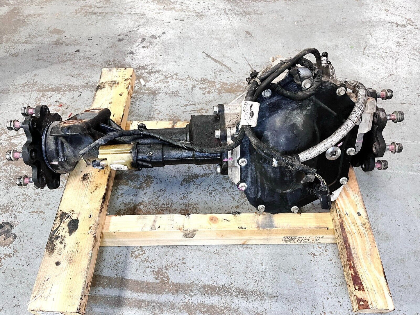 20-22 GMC SIERRA 2500 3500 HD FRONT AXLE DIFFERENTIAL CARRIER OEM