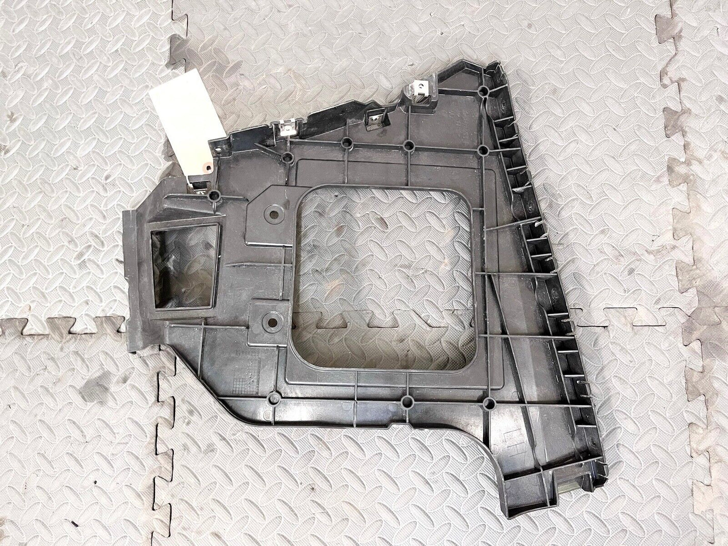 17-24 BENTLEY BENTAYGA FRONT LEFT DRIVER LH SIDE MOLDING COVER PANEL TRIM OEM