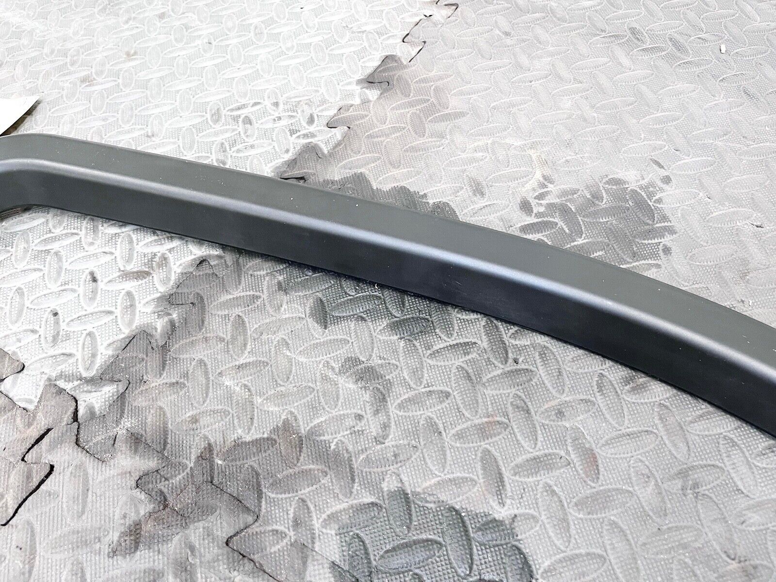 10-20 BENTLEY MULSANNE FRONT LEFT DRIVER SIDE DOOR WINDOW FRAME TRIM COVER OEM