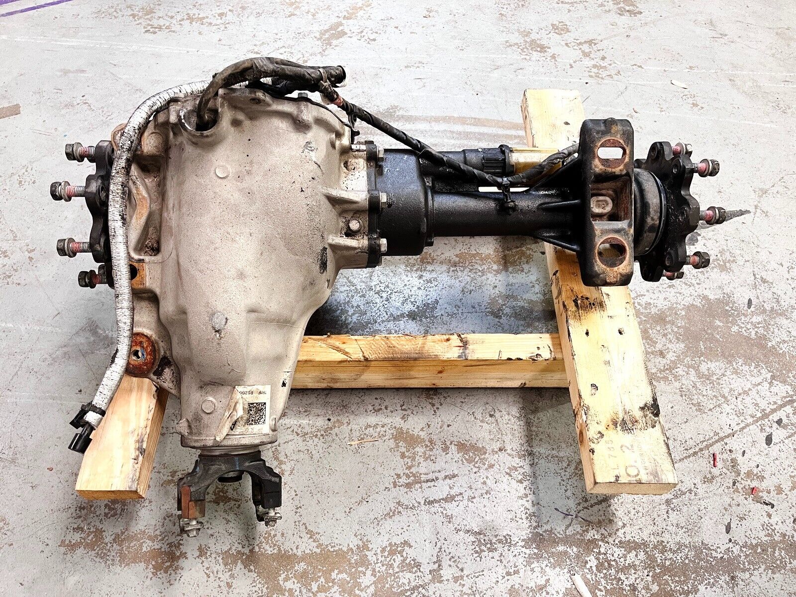 20-22 GMC SIERRA 2500 3500 HD FRONT AXLE DIFFERENTIAL CARRIER OEM