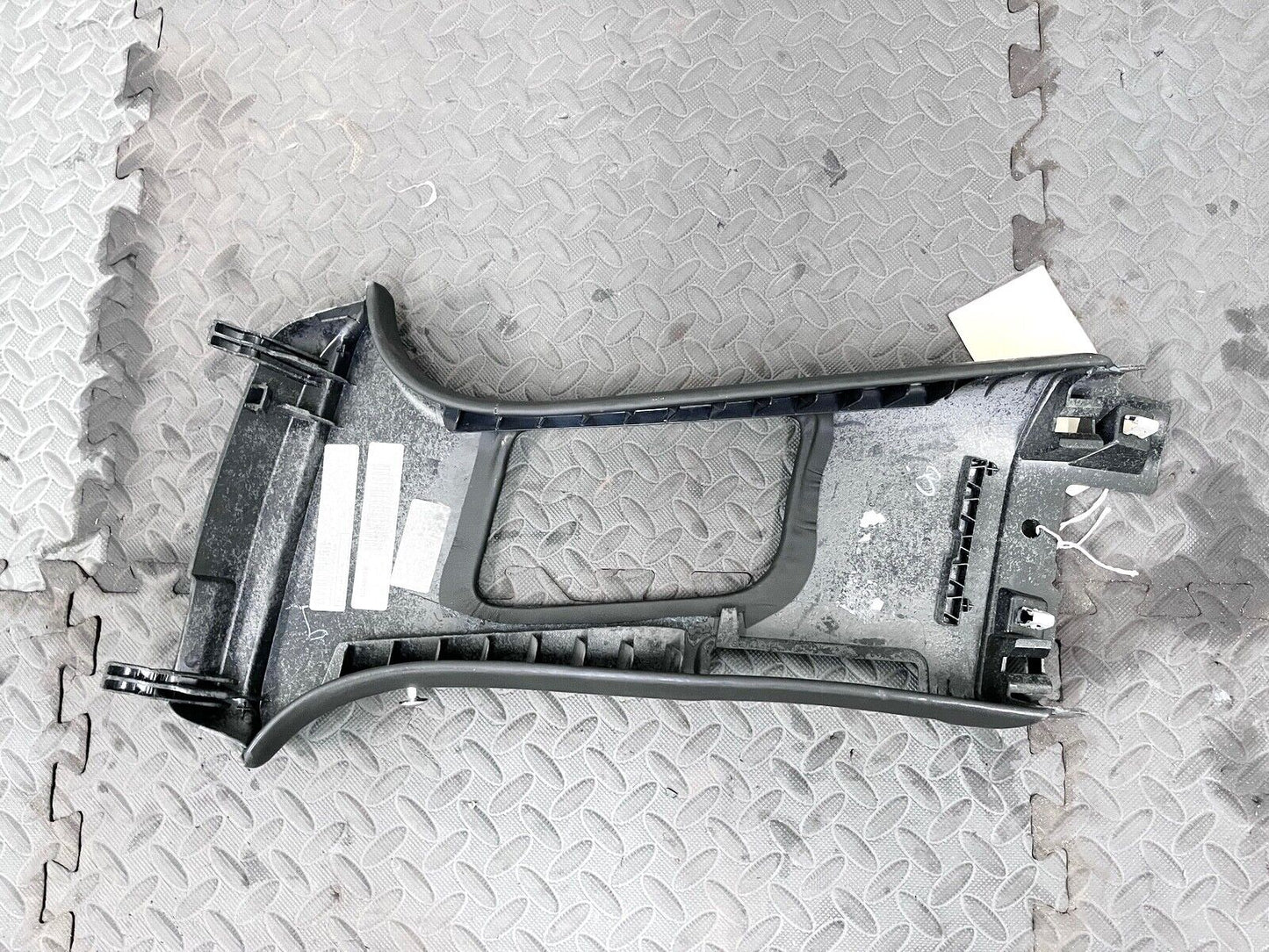 17-22 BENTLEY BENTAYGA RIGHT PASS SIDE UPPER B PILLAR COVER TRIM PANEL OEM