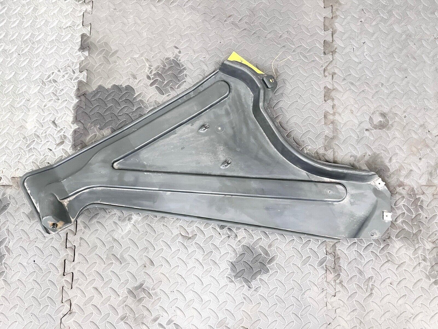 17-24 BENTLEY BENTAYGA AUDI Q7 REAR RIGHT SIDE UNDERBODY SHIELD GUARD COVER OEM