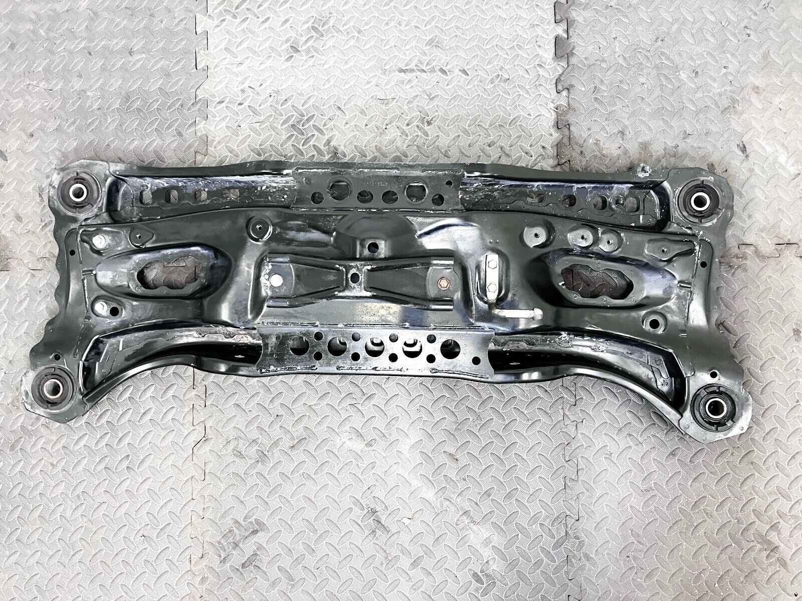 13-18 LEXUS ES350 ES REAR SUSPENSION SUBFRAME SUB FRAME CRADLE CROSSMEMBER OEM