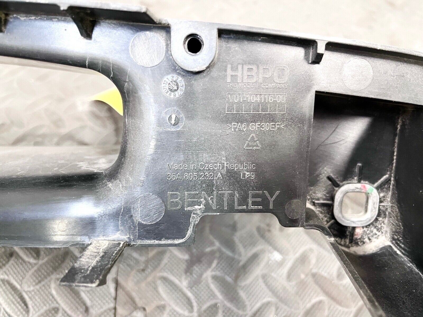 17-19 BENTLEY BENTAYGA FRONT SUPPORT REINFORCEMENT BRACKET COVER PANEL OEM