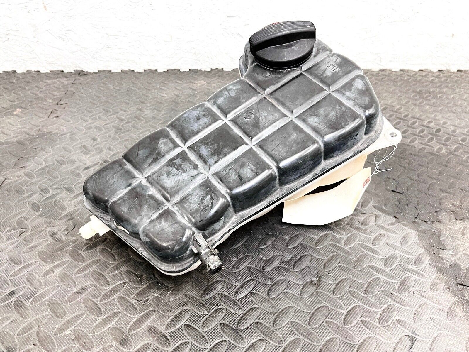 10-20 BENTLEY MULSANNE ENGINE COOLANT EXPANSION TANK RESERVOIR BOTTLE OEM