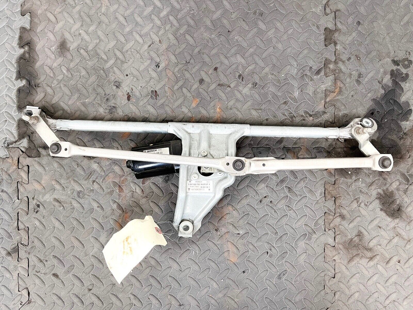 06-12 PORSCHE 911 CARRERA 4S FRONT WINDSHIELD WIPER LINKAGE ARM W/ MOTOR OEM